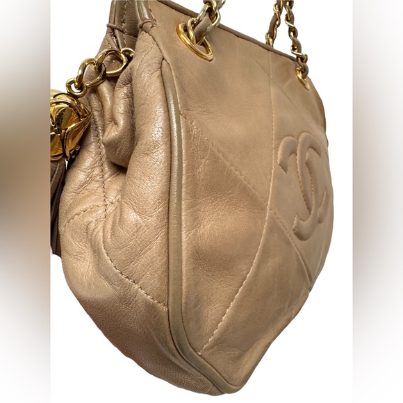 Chanel Vintage Diamond Quilted Lambskin Leather Shoulder Bag - Picture 13 of 16